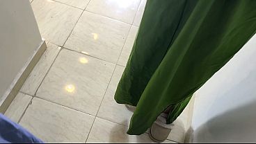 سكس سباك وصاحبه ينيكوا صاحبت البيت عشان يصلحوا حنفية سكس عربي ساخن